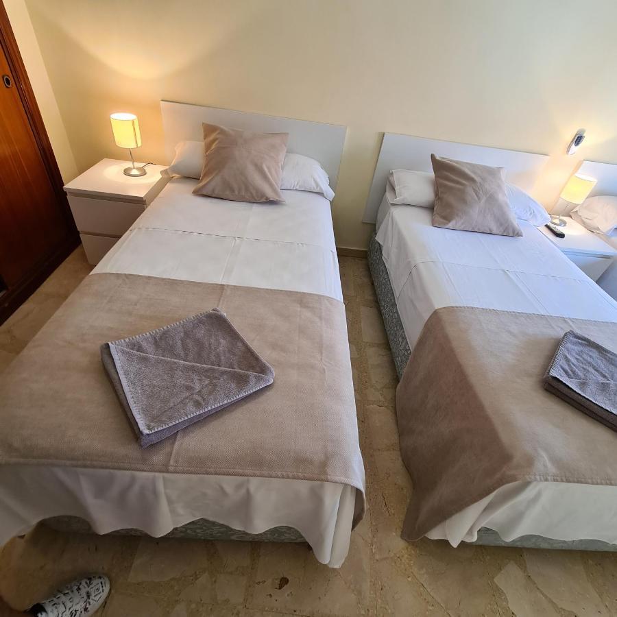 Habitación Triple Económica con baño compartido